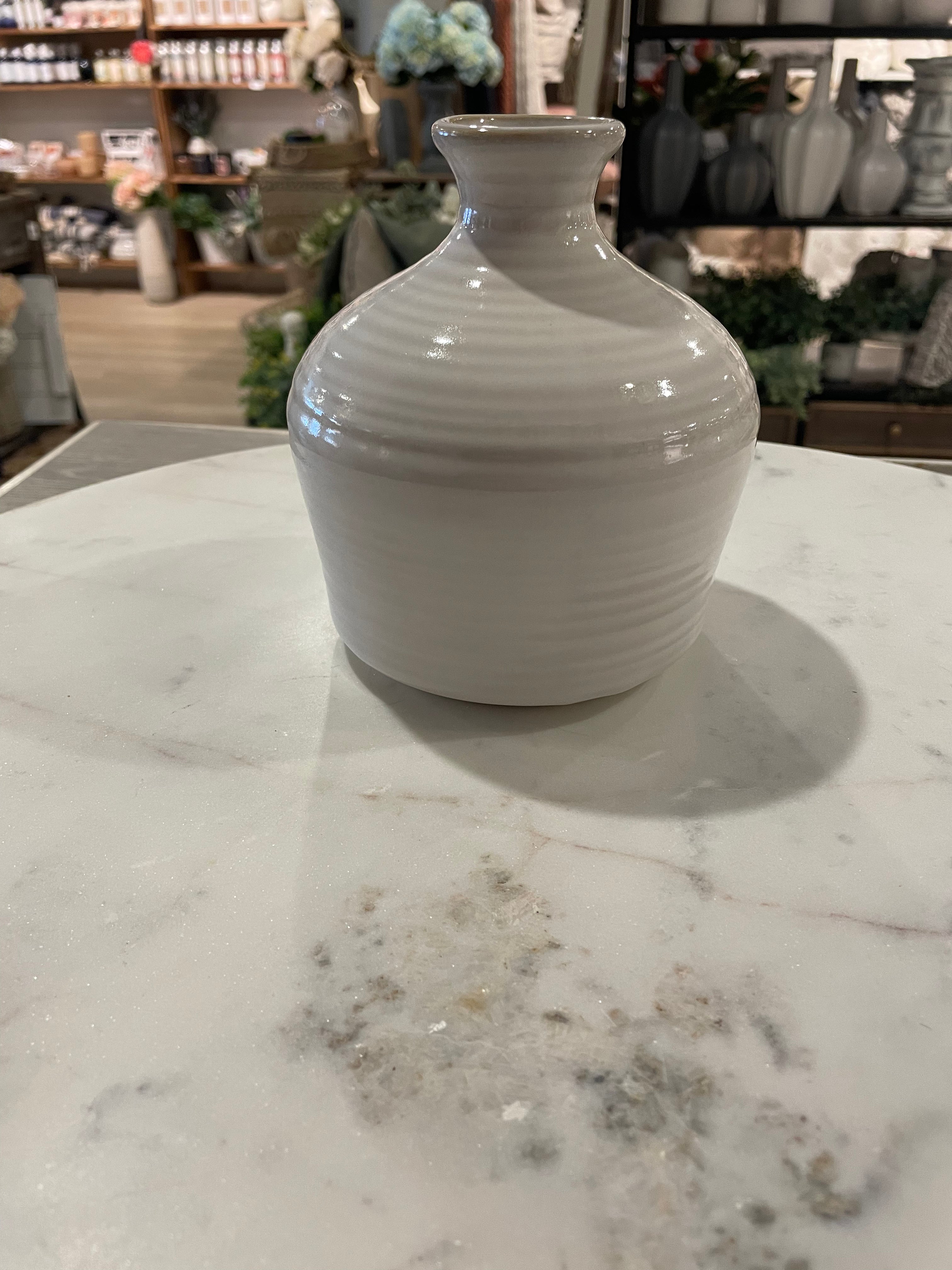 Short Vase with Lines